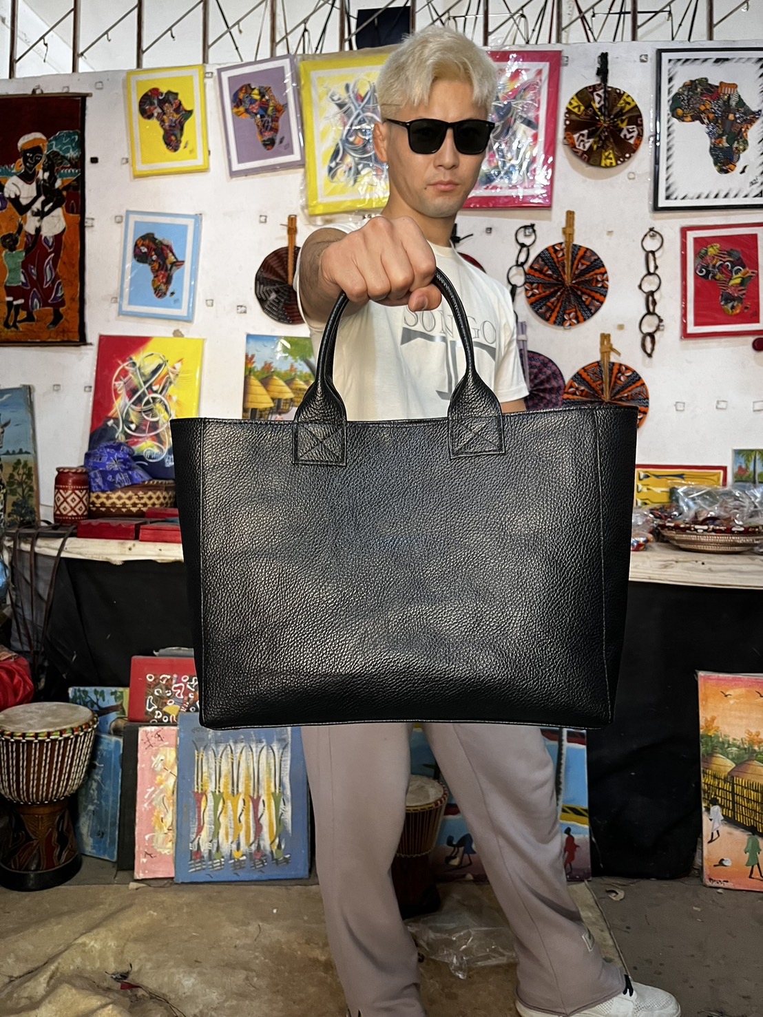 黒のバックパック